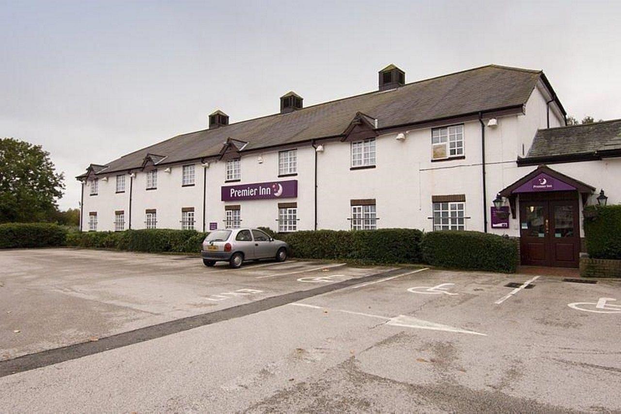 Premier Inn Premier Inn Wirral Greasby Exterior photo