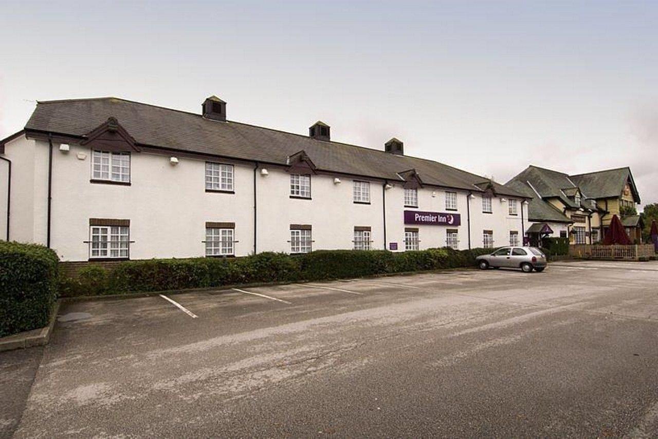 Premier Inn Premier Inn Wirral Greasby Exterior photo